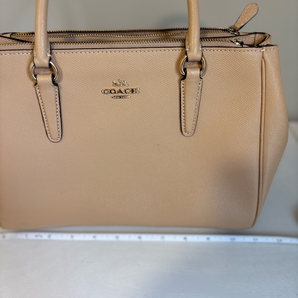 Coach Surrey Carryall satchel handbag in a light beige or nude tone - Picture 12 of 13